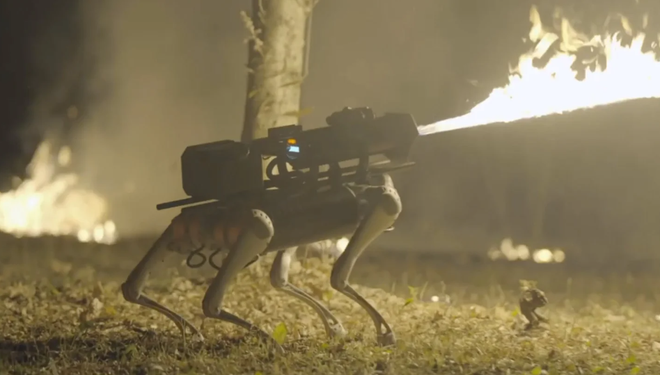 Robot phun lửa sắp xuất hiện trên thị trường dân sự tại Mỹ ảnh 2