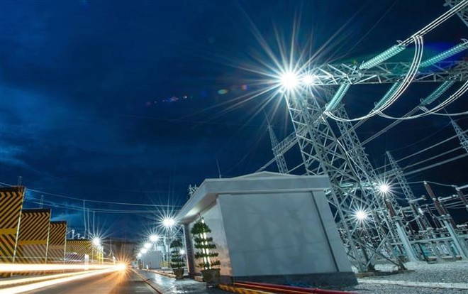 Trạm biến áp và đường dây 220/500kV kết hợp điện Mặt Trời Trung Nam-Thuận Nam. (Ảnh: TTXVN) Điều chỉnh giá điện góp phần đảm bảo an ninh năng lượng quốc gia ảnh 3