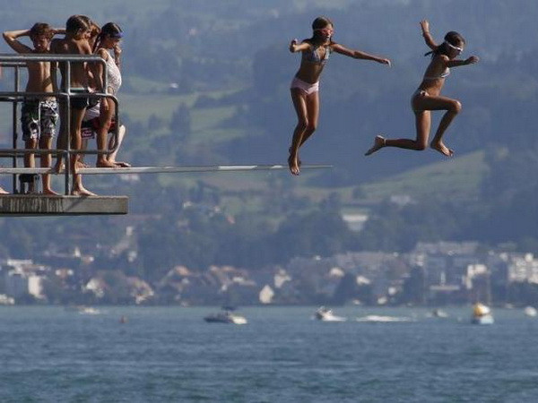 Thụy Sĩ vươn lên là quốc gia hạnh phúc nhất trên thế giới ảnh 1