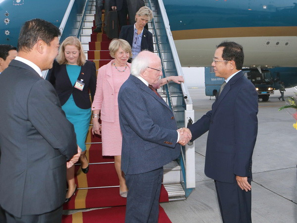 Tổng thống Ireland và Phu nhân bắt đầu thăm cấp Nhà nước tới Việt Nam ảnh 1