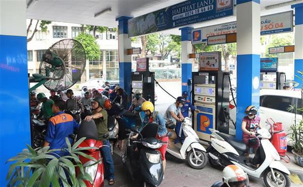 Đảm bảo đủ nguồn xăng A95 cung ứng ra thị trường ảnh 2