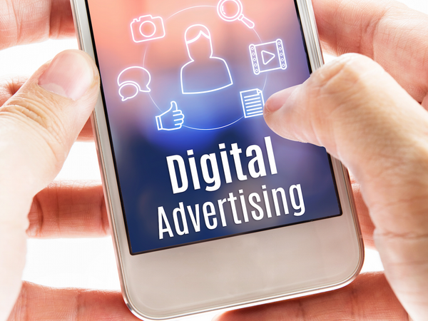 Doanh thu quảng cáo tiếp tục giảm, triển vọng ngành báo ảm đạm ảnh 1