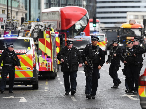 Nhiều nước tăng cường an ninh sau vụ tấn công ở London ảnh 1