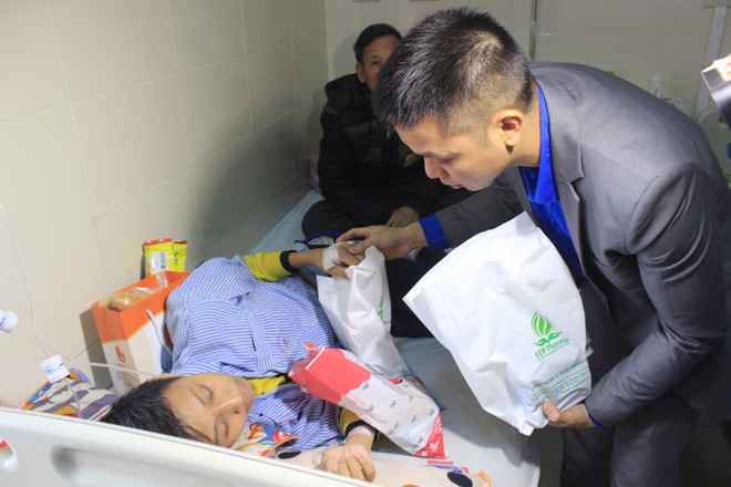 Mang một Giáng sinh ấm áp đến với các bệnh nhi ung thư ảnh 2