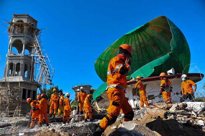 Số người thương vong sau động đất ở đảo Lombok lên hơn 1.600 người ảnh 1