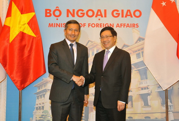 Phó Thủ tướng Phạm Bình Minh hội đàm Bộ trưởng Ngoại giao Singapore ảnh 1