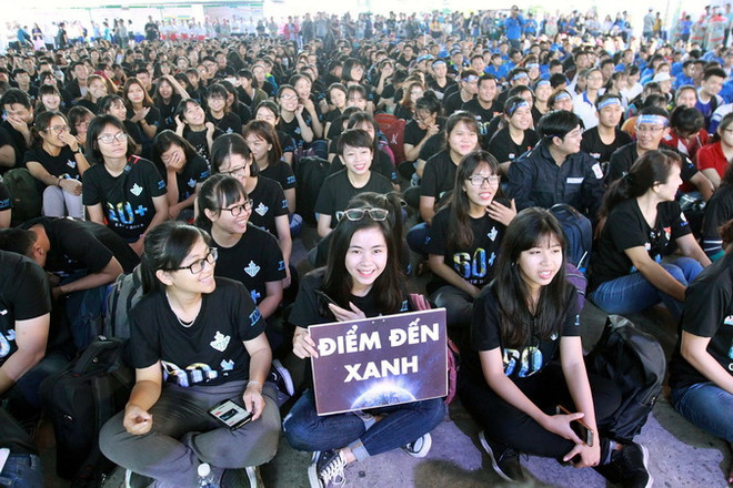 Hơn 2.000 thanh niên ra quân chiến dịch Giờ Trái đất 2018 ảnh 3