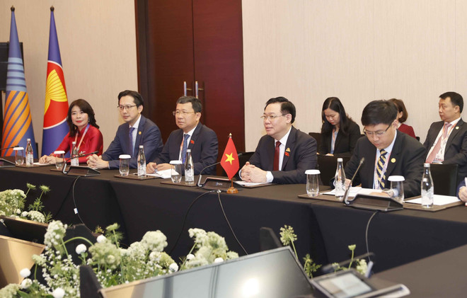 Chủ tịch Quốc hội Vương Đình Huệ gặp Chủ tịch Quốc hội Thái Lan ảnh 2