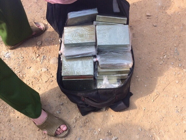 Lạng Sơn: Bắt đối tượng vận chuyển trái phép 73 bánh heroin ảnh 1