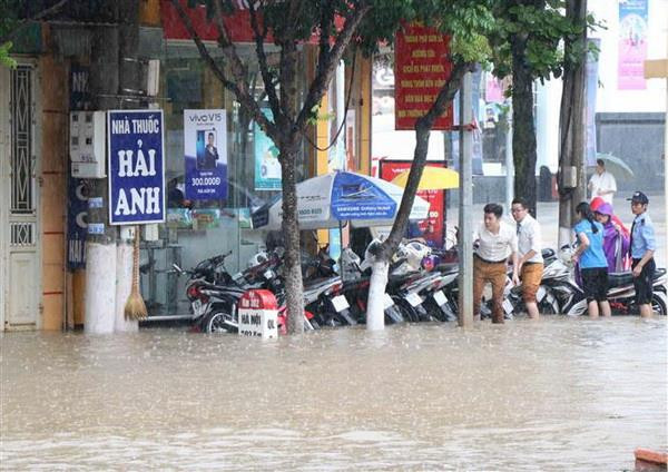 Từ ngày 13/6, mưa lớn diện rộng ở Bắc Bộ tập trung về đêm và sáng sớm ảnh 1