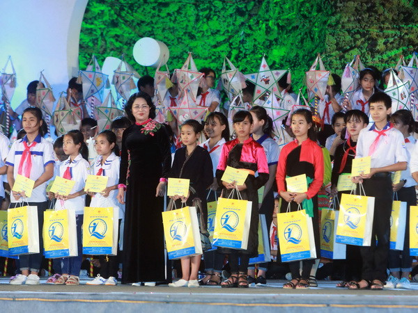 60 mô hình đèn Trung Thu tưng bừng khai mạc Lễ hội Thành Tuyên ảnh 2