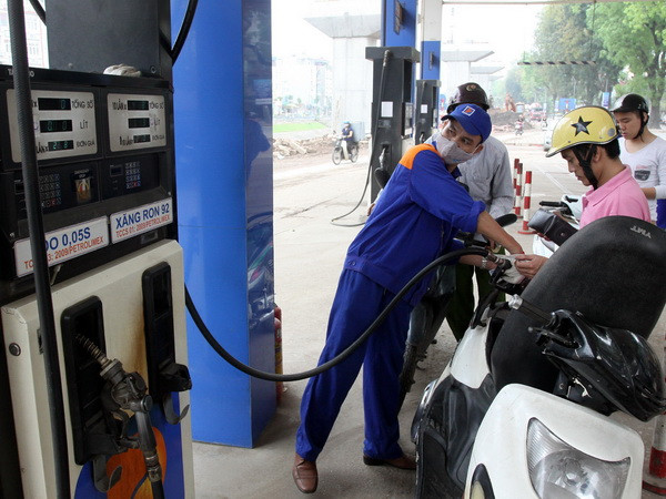 Thủ tướng chỉ đạo điều hành giá xăng dầu theo cơ chế thị trường ảnh 1