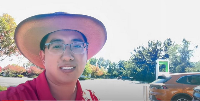 Người Việt lái VinFast VF8 một mình vòng quanh đất Mỹ ảnh 1