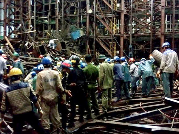 Sập giàn giáo ở Vũng Áng: 14 người chết, 2 người còn mắc kẹt ảnh 1