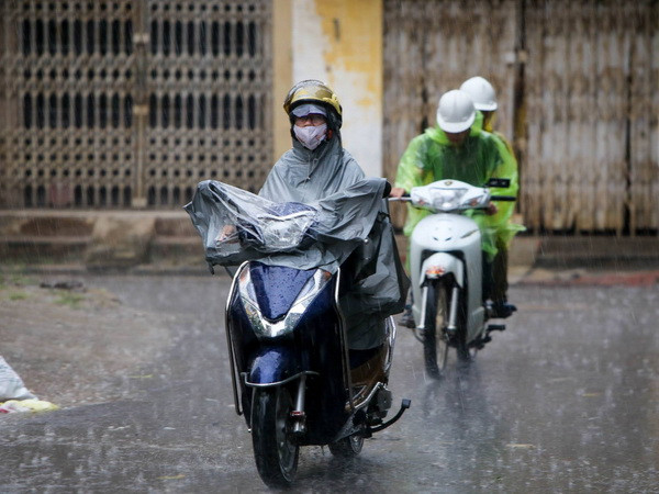 Từ 15/6 Bắc Bộ đón không khí lạnh, Hà Nội tiếp tục có mưa rào và dông ảnh 1