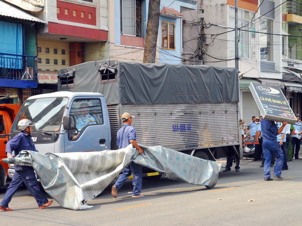 TP.HCM: Hơn 7.000 trường hợp vi phạm lòng lề đường ở quận 1 ảnh 1