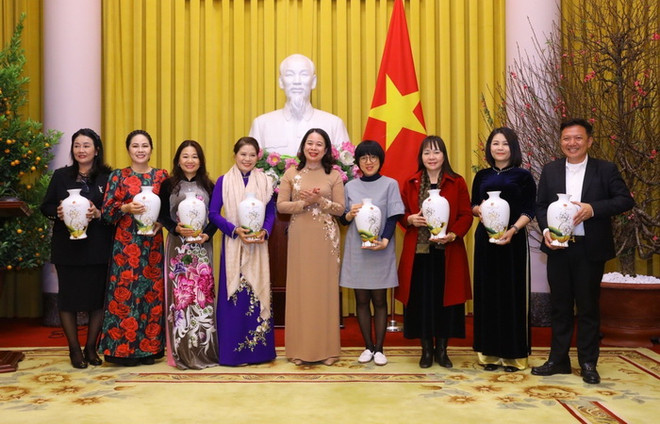 Phó Chủ tịch nước gặp gỡ các "tấm lòng vàng" vì trẻ em trong năm 2022 ảnh 2