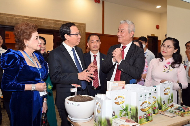 TP.HCM gặp&nbsp;mặt đại biểu người Việt Nam ở nước ngoài đón Xuân Quý Mão ảnh 1