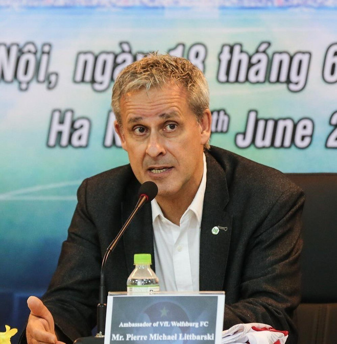 Wolfsburg và cựu danh thủ Littbarski ký kết hợp tác với VFF ảnh 4