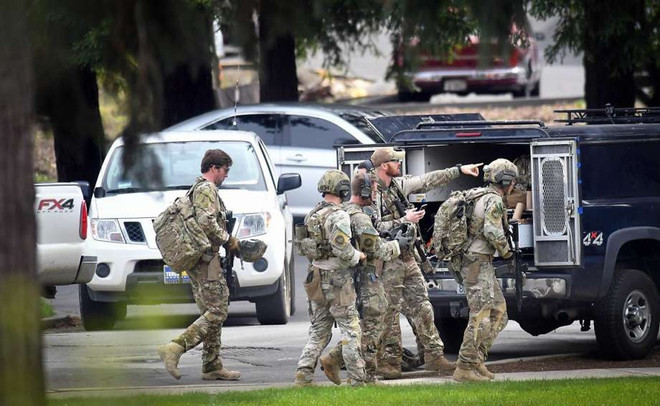 Vụ tấn công khu nhà cựu quân nhân Mỹ: 3 con tin và nghi phạm đã chết ảnh 1