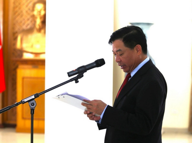Ông Nguyễn Huy Tăng, Bí thư Đảng ủy, Đại sứ Việt Nam tại Vương quốc Campuchia, phát biểu tại buổi lễ. (Ảnh: Hoàng Minh/TTXVN) ttxvn_1805_campuchia dang huong (3).jpg