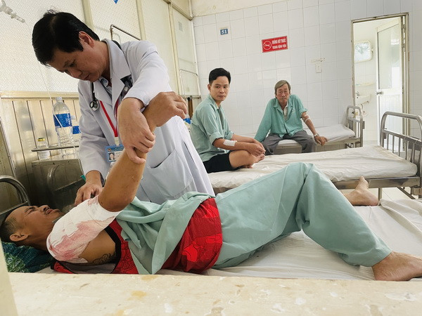 Đồng Nai: Cảnh báo nguy cơ nhiễm độc từ việc tự mua thuốc điều trị ảnh 1