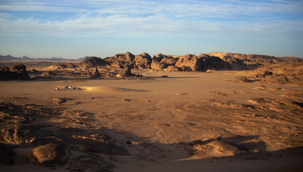 Máy bay vận tải của Ukraine rơi xuống vùng sa mạc ở Algeria ảnh 1