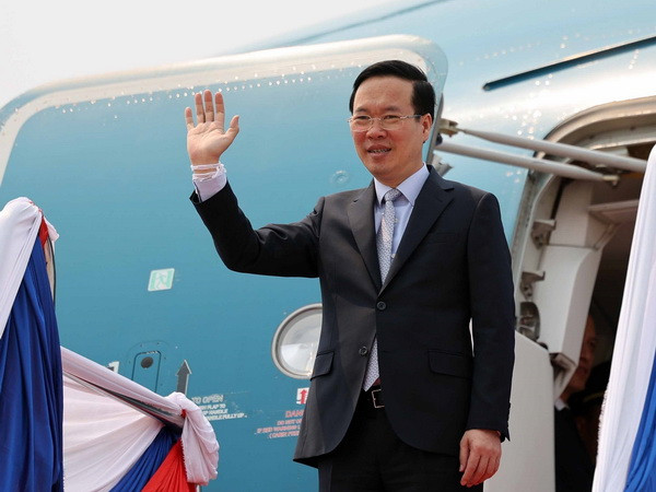 Chủ tịch nước Võ Văn Thưởng rời Thủ đô Vientiane, kết thúc tốt đẹp chuyến thăm chính thức Cộng hòa Dân chủ Nhân dân Lào. (Ảnh: Thống Nhất/TTXVN) Việt Nam luôn coi trọng quan hệ hữu nghị, hợp tác toàn diện với Lào ảnh 3