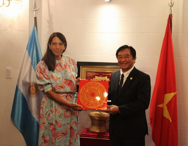 Bình Dương kết nối hợp tác đầu tư với địa phương Argentina ảnh 1