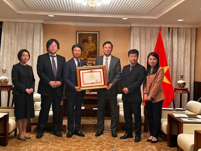 ttxvn_bang khen ha nghi sy (3).jpg