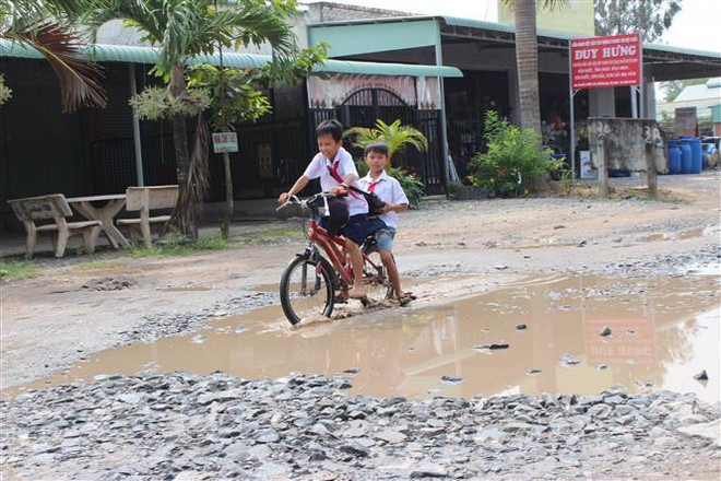 Tây Ninh: Người dân mòn mỏi chờ nâng cấp, sửa chữa đường liên huyện ảnh 2