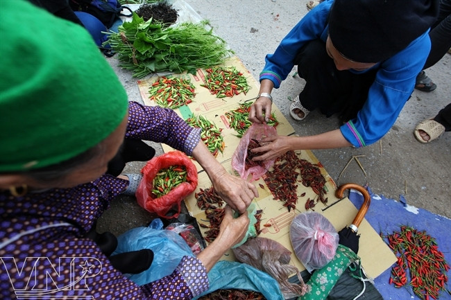 Độc đáo phiên chợ trên vùng cao Hoàng Su Phì ảnh 6