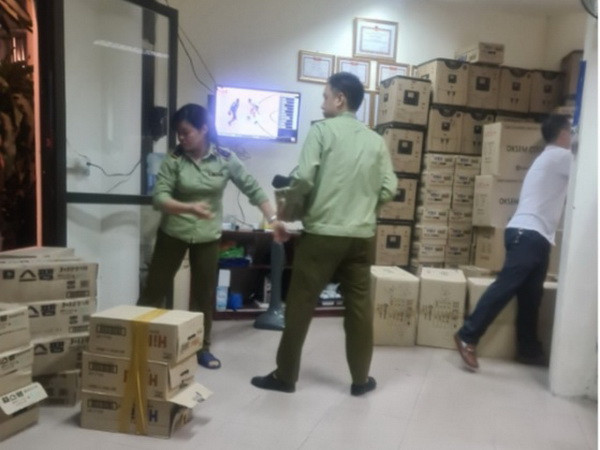 Hà Nội: Thu giữ số lượng lớn sữa chua không rõ nguồn gốc ảnh 1