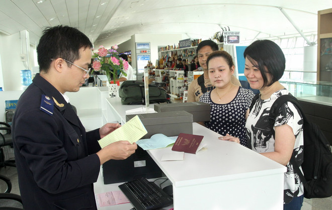 [Photo] Hơn 30 tỷ đồng hoàn thuế GTGT cho người nước ngoài ảnh 4