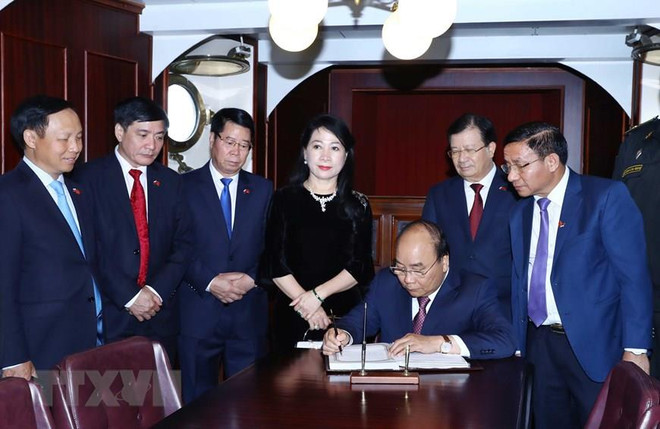 Thủ tướng Nguyễn Xuân Phúc thăm thành phố Saint Petersburg ảnh 2