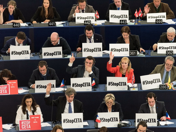 EU thông qua quy định tăng cường kiểm soát công dân châu Âu ảnh 1