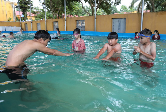 Phòng, chống đuối nước cho trẻ: Nhiều mô hình phổ cập bơi hiệu quả ảnh 1