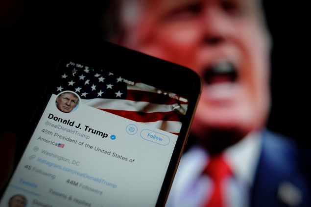 Những phát ngôn của Tổng thống Trump trên Twitter liệu có khiến cử tri quay lưng lại với ông trong cuộc bầu cử vào tháng 11 tới? (Nguồn: Getty Images) Bầu cử Mỹ: Ông Trump mất cơ hội tái đắc cử vì Twitter? ảnh 1