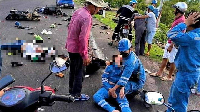 Bình Thuận: Xe ôtô tông hàng loạt xe máy dừng đèn đỏ trên Quốc lộ 1A ảnh 1