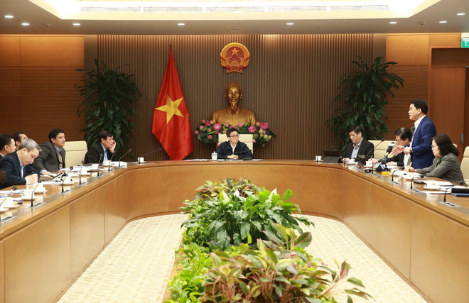 Chủ tịch UBND thành phố. Hà Nội Nguyễn Đức Chung phát biểu. (Ảnh: Doãn Tấn/TTXVN) Phải đảm bảo môi trường trường học an toàn hơn trụ sở cơ quan Nhà nước ảnh 1
