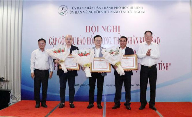Gặp gỡ kiều bào hồi hương chung tay xây dựng và phát triển TP.HCM ảnh 1