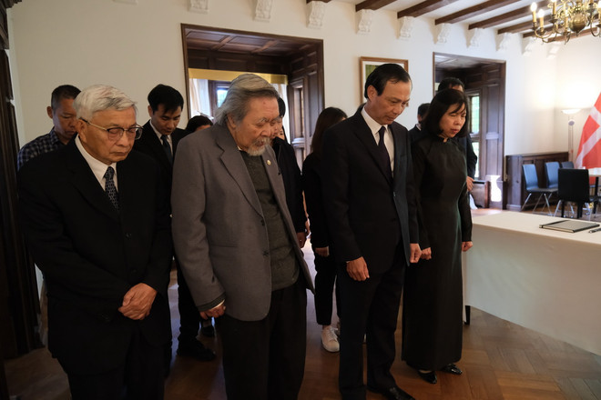 ttxvn_2607_le vieng dan mach (1).jpg