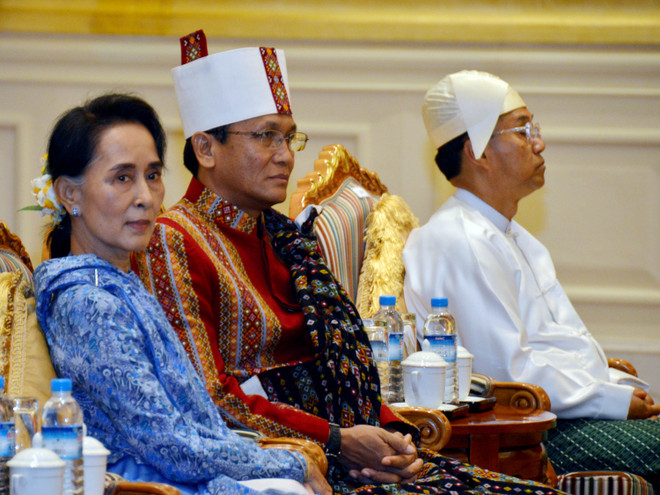 Cố vấn Quốc gia Myanmar Aung San Suu Kyi phải phẫu thuật mắt ảnh 1