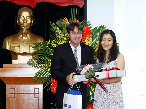 Trao giải cuộc thi Phóng viên trẻ Pháp ngữ - Việt Nam 2016 ảnh 1