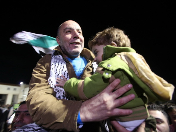 Israel đe dọa ngừng phóng thích các tù nhân Palestine ảnh 1