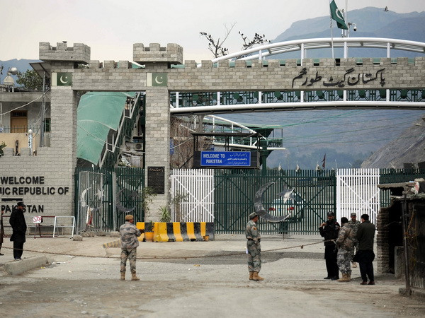 Binh sỹ Afghanistan tiêu diệt 77 phiến quân trong 24 giờ qua ảnh 1