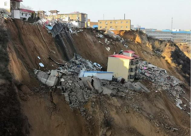 Lở đất ở Trung Quốc làm nhiều người thương vong và mất tích ảnh 1