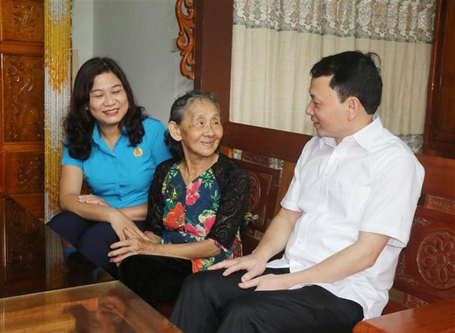 Công đoàn Viên chức Việt Nam hỗ trợ đoàn viên khó khăn trên 7 tỷ đồng ảnh 1