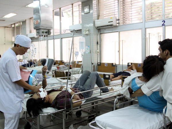 Gia Lai: Xe khách gây tai nạn liên hoàn làm 4 người bị thương ảnh 1