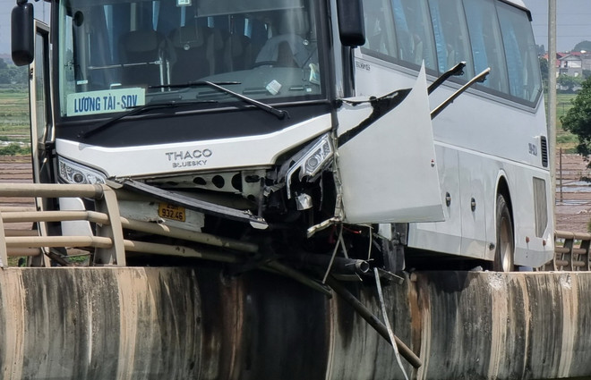 ttxvn_an_toan_giao_thong_xe_o_to_45 1.jpg